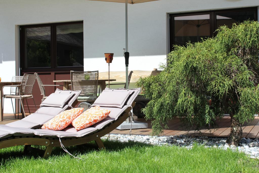 Valbella Bed & Breakfast Partenen Exterior photo